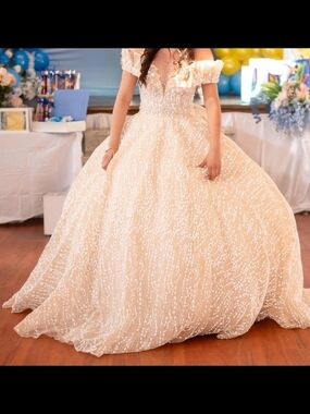 Girls' Elegant Off-Shoulder Champagne Ball Gown Dress